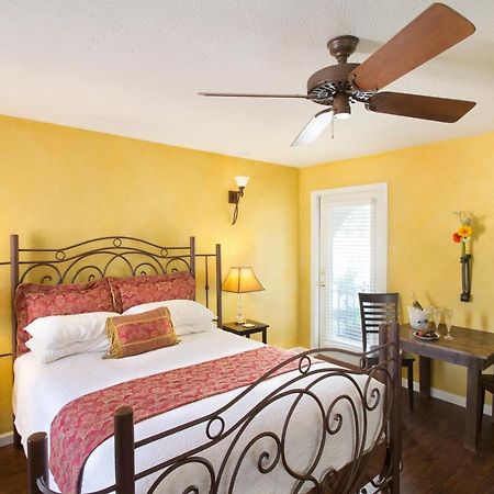 Lakehouse Bed And Breakfast Canyon Lake Exterior foto