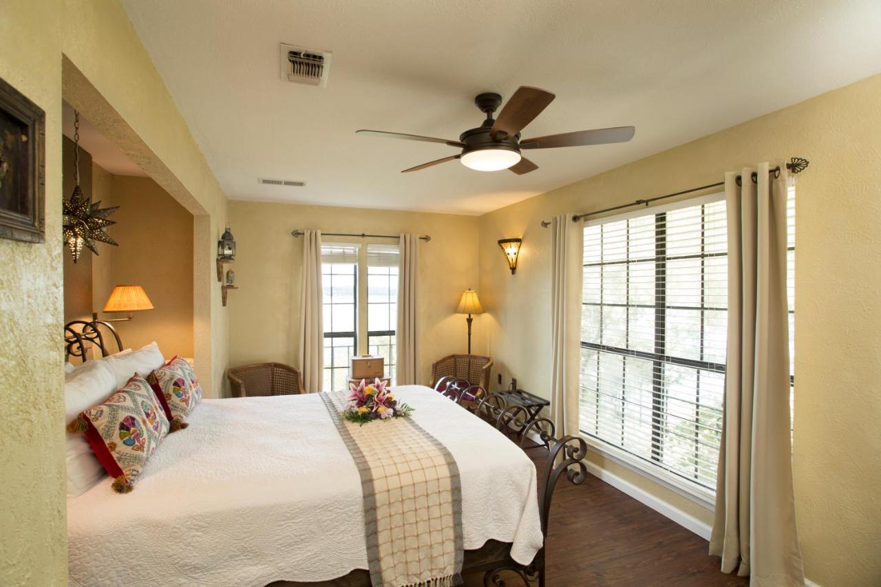 Lakehouse Bed And Breakfast Canyon Lake Exterior foto